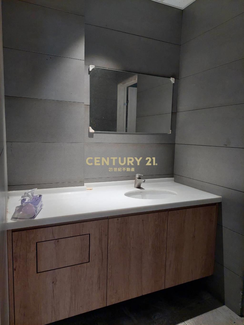 松仁金店面(租7)