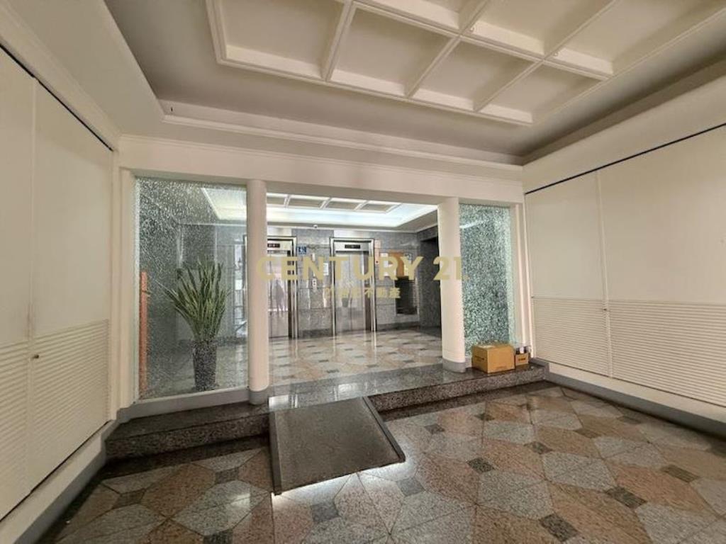 巴黎世家景觀大戶(B35)