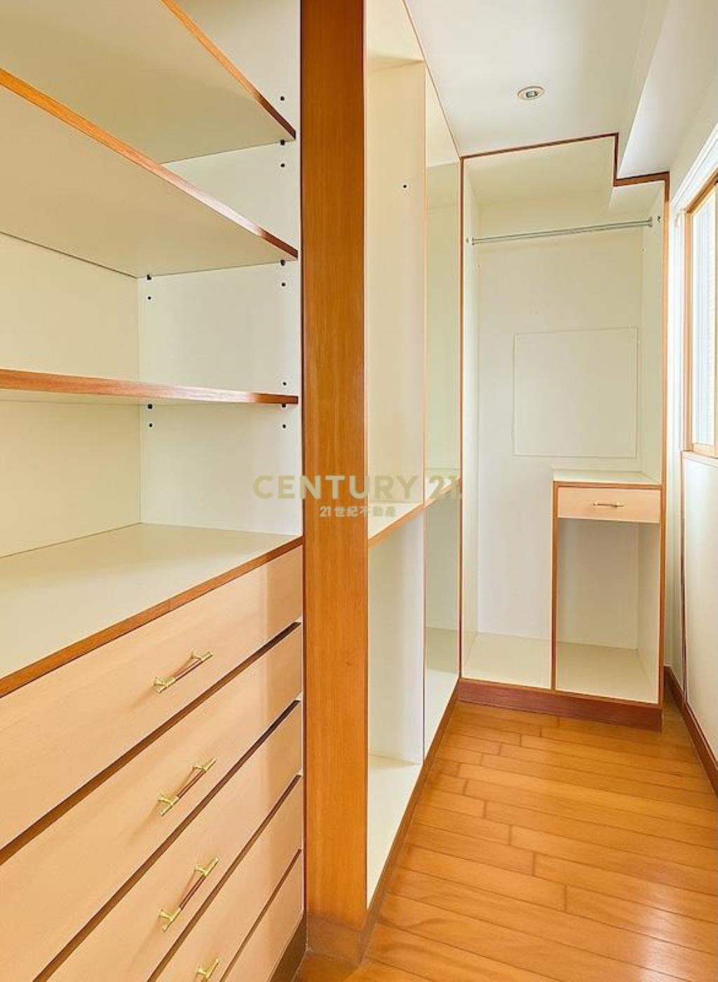 巴黎世家景觀大戶(B35)