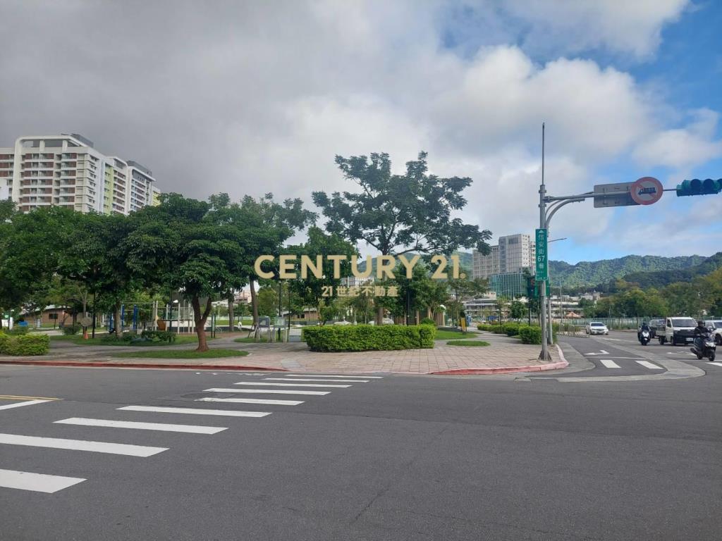 嘉興街三角窗店面(租9)