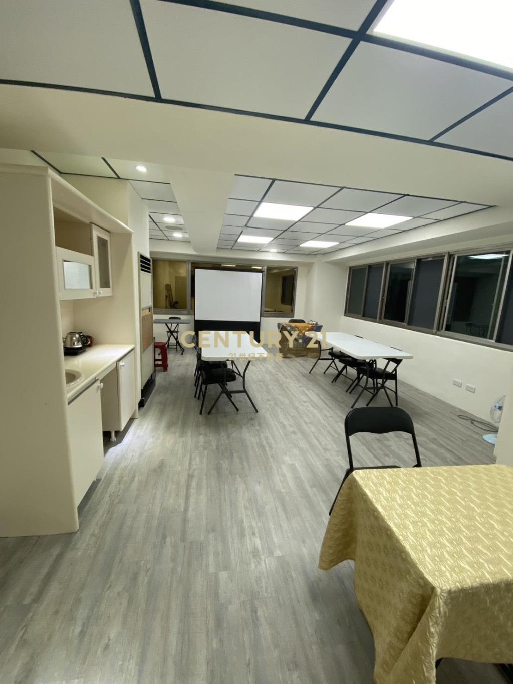 世貿IC辦公+車位I(B68)