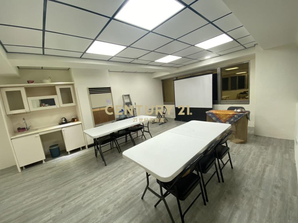 世貿IC辦公+車位I(B68)