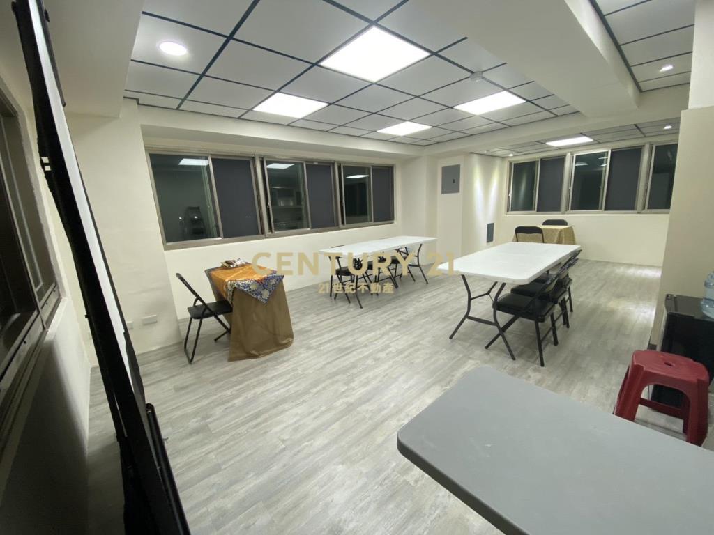 世貿IC辦公+車位I(B68)