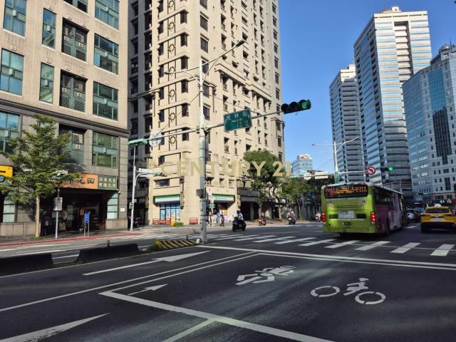 世貿IC辦公+車位II(B69)