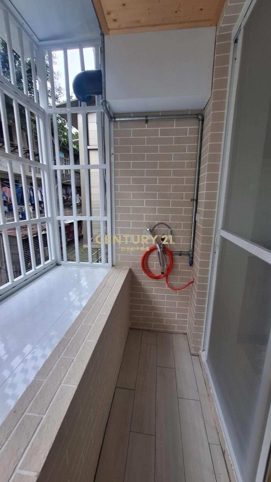 博愛美妝3樓(B73)