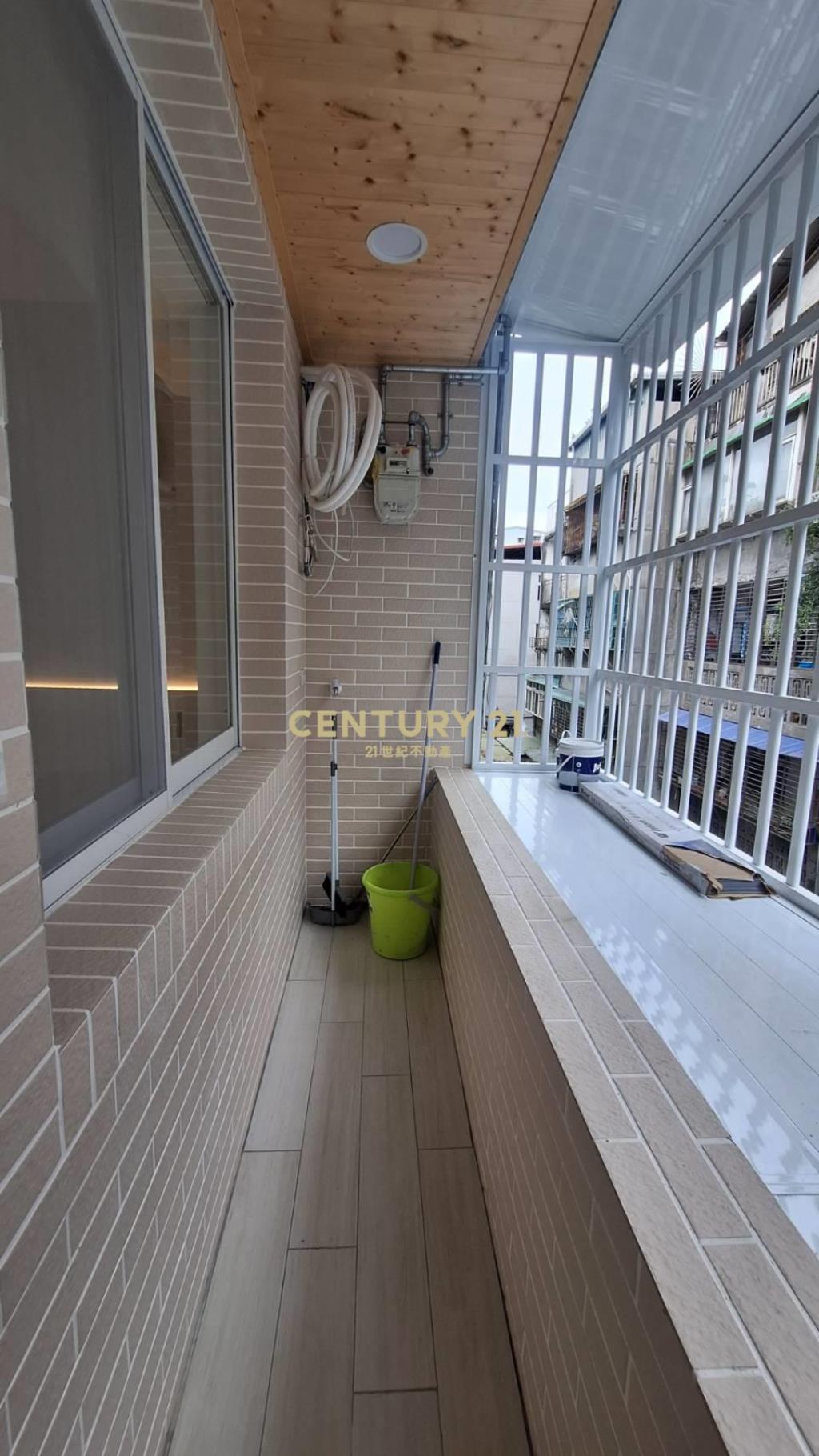 博愛美妝3樓(B73)