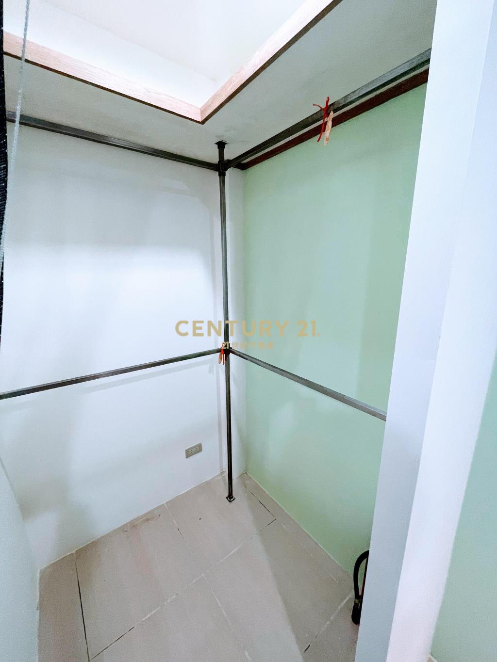 總站透天收租套房(租12)