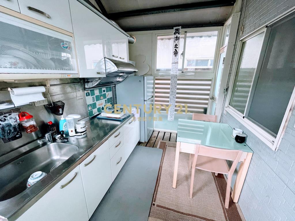 總站透天收租套房(租12)