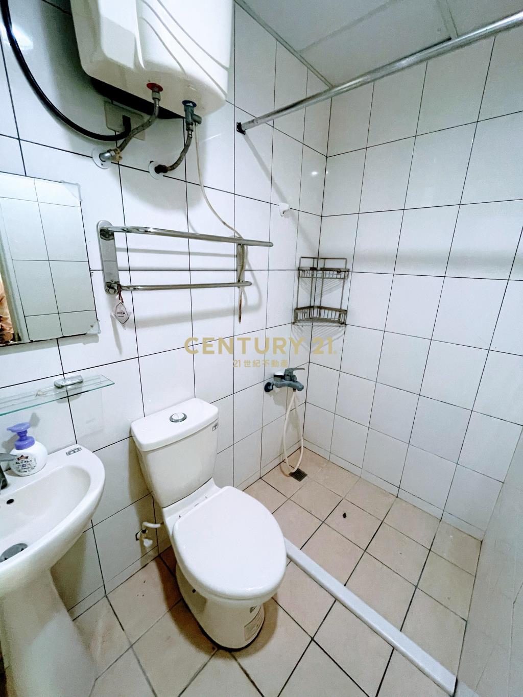 總站透天收租套房(租12)