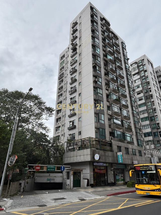 富比士車位(A83)