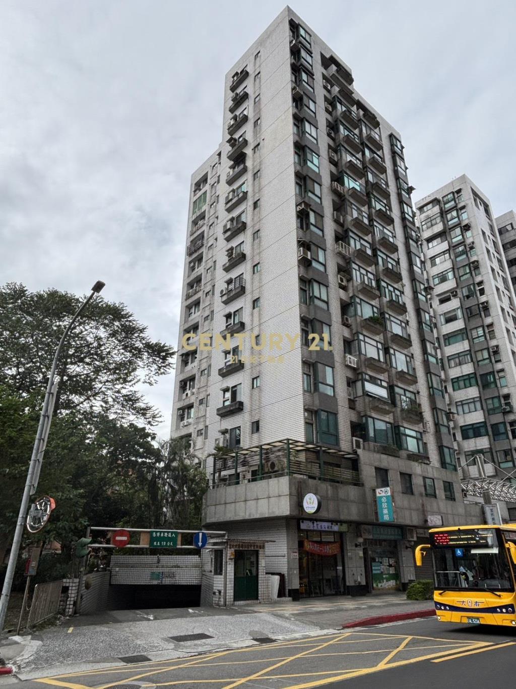 富比士車位(A83)