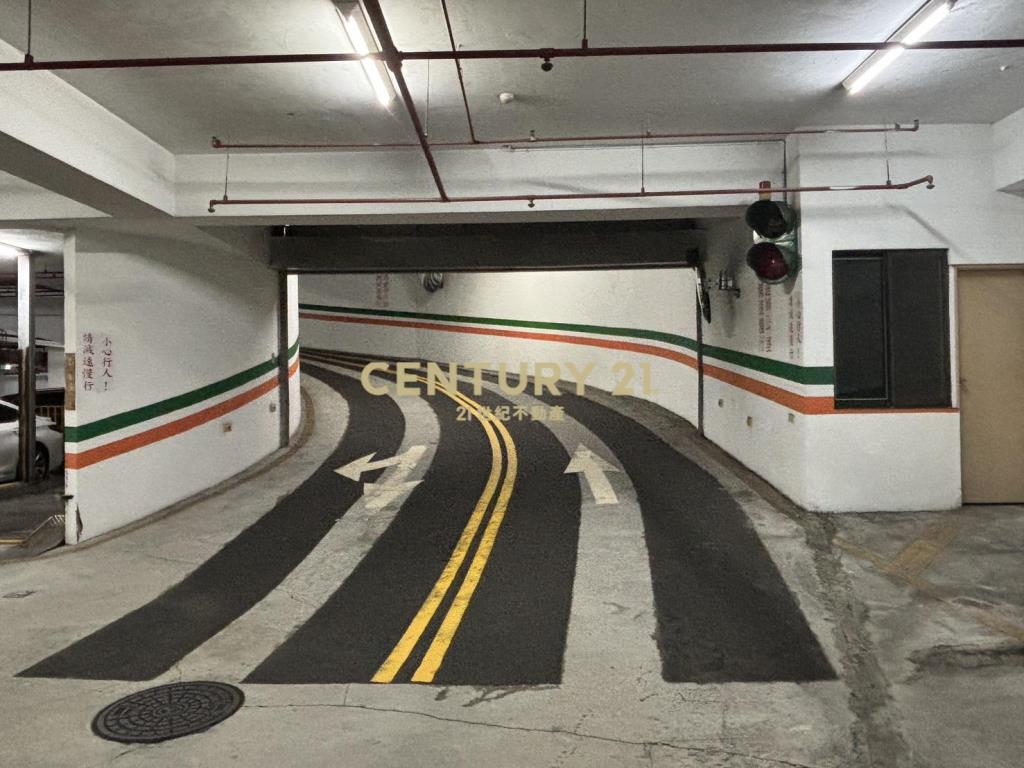 富比士車位(A83)