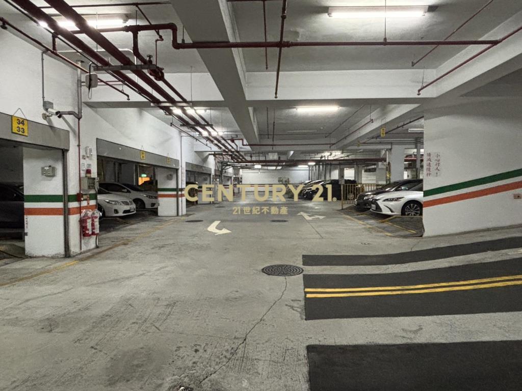 富比士車位(A83)