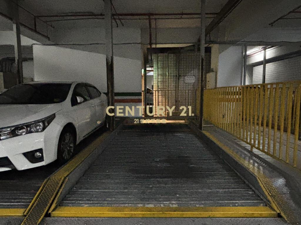 富比士車位(A83)