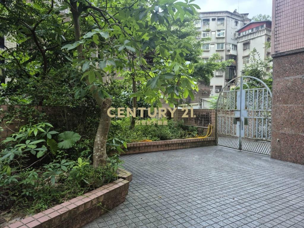 住都新貴庭院壹樓(租11)