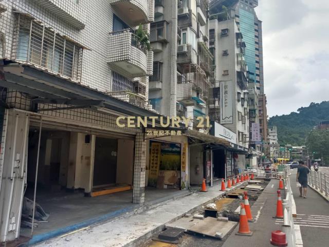 總站金店(租16)