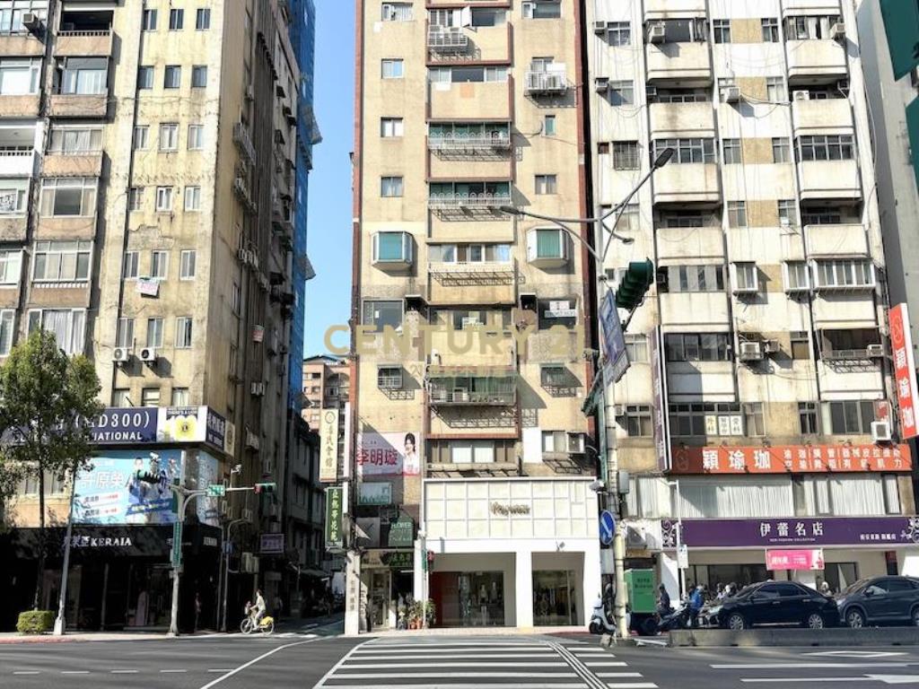 南京小巨蛋金店面(B18)