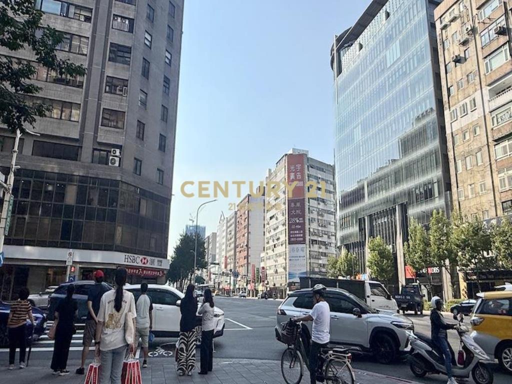 南京小巨蛋金店面(B18)