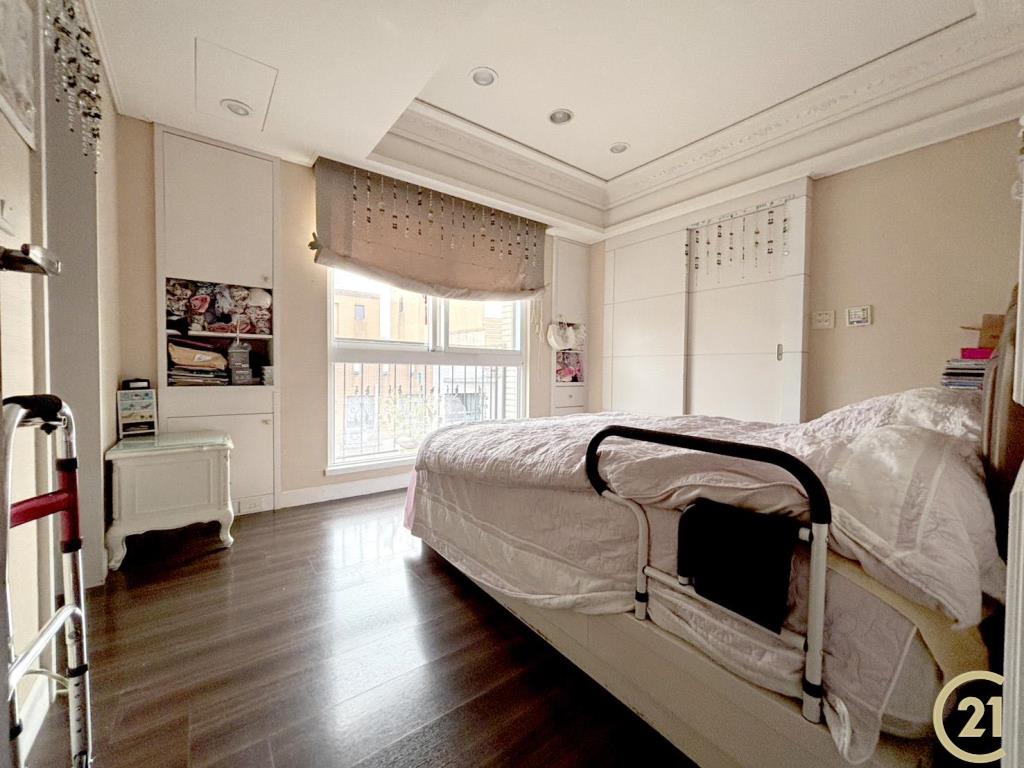 【外25》新莊凡登高樓二房