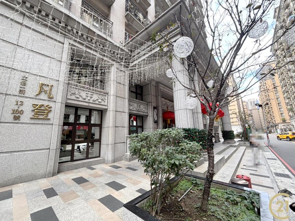 【外25》新莊凡登高樓二房