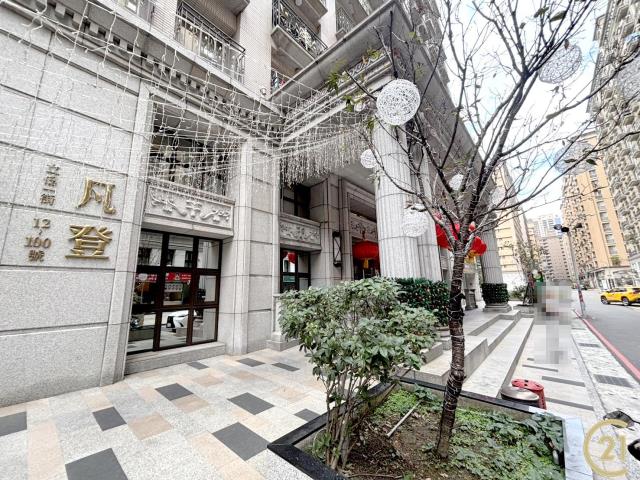 【外26》新莊凡登四房附車位