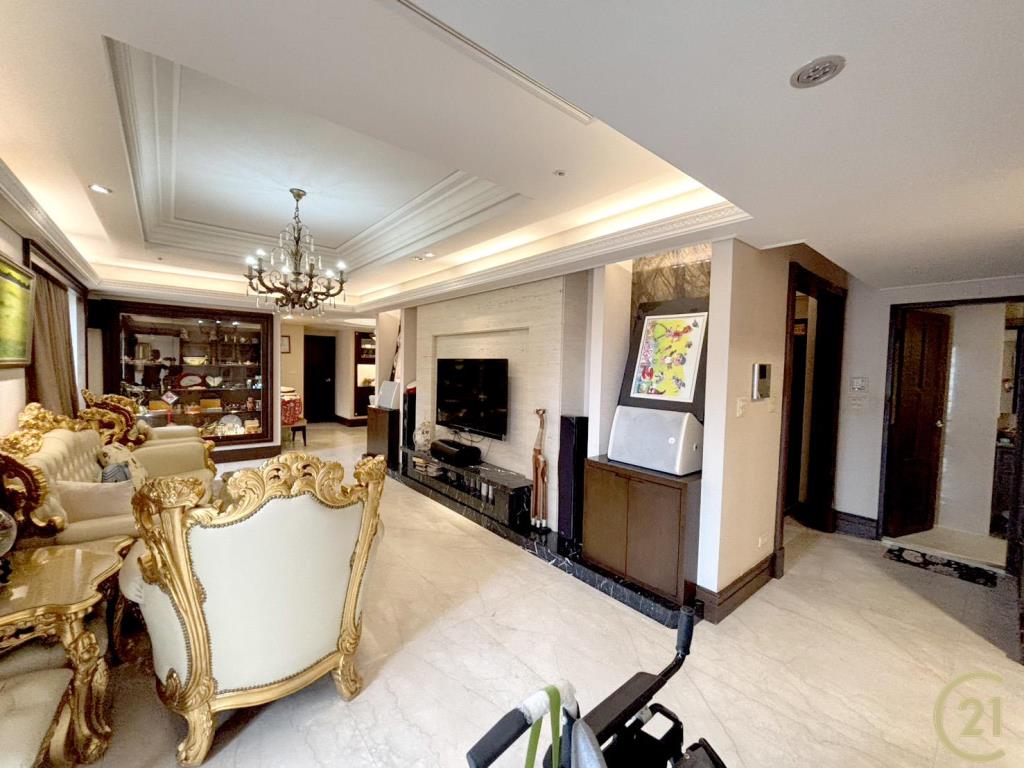 【外26》新莊凡登四房附車位