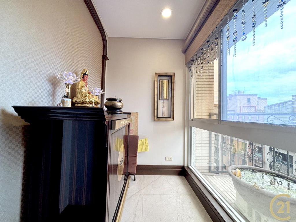 【外26》新莊凡登四房附車位