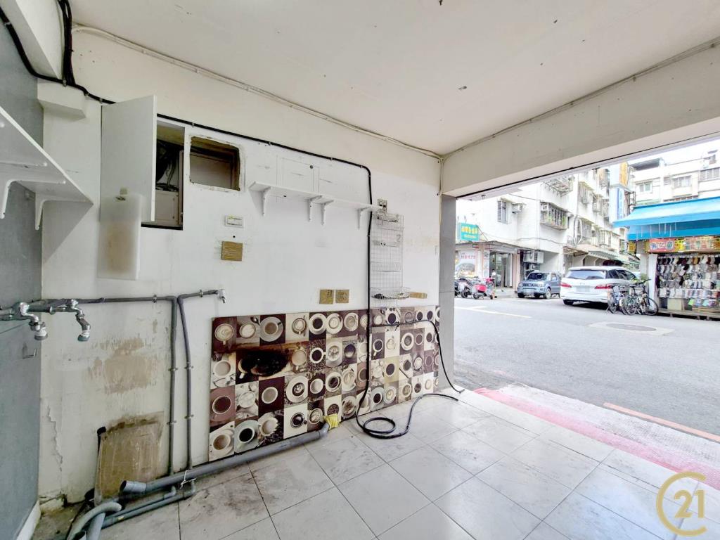 【租20】西湖捷運分租店面