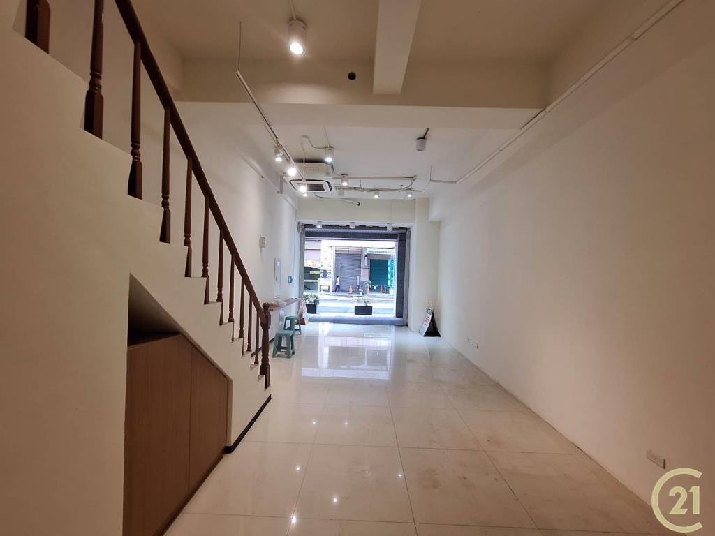 【062】捷運時尚君品店面