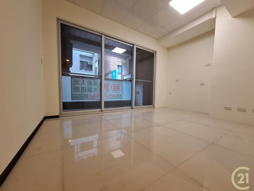 【062】捷運時尚君品店面