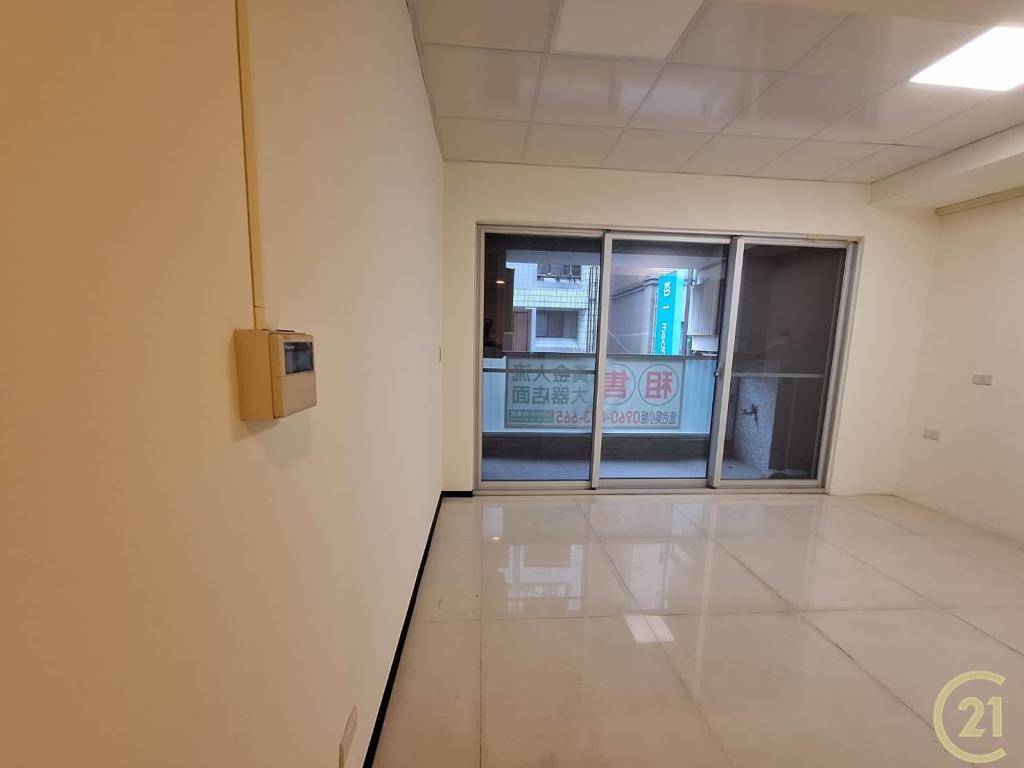 【062】捷運時尚君品店面