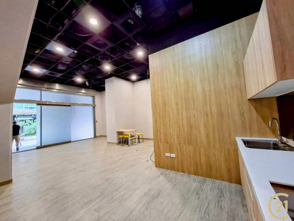 【045】四期挑高黃金店面