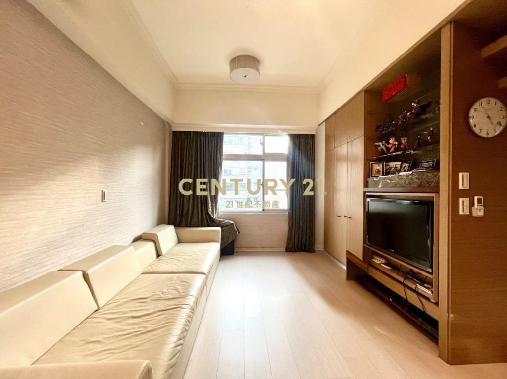 美麗華2面採光邊間電梯