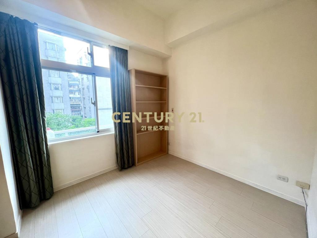 美麗華2面採光邊間電梯