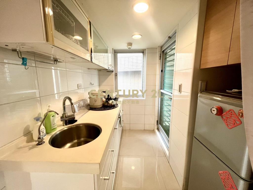 美麗華2面採光邊間電梯