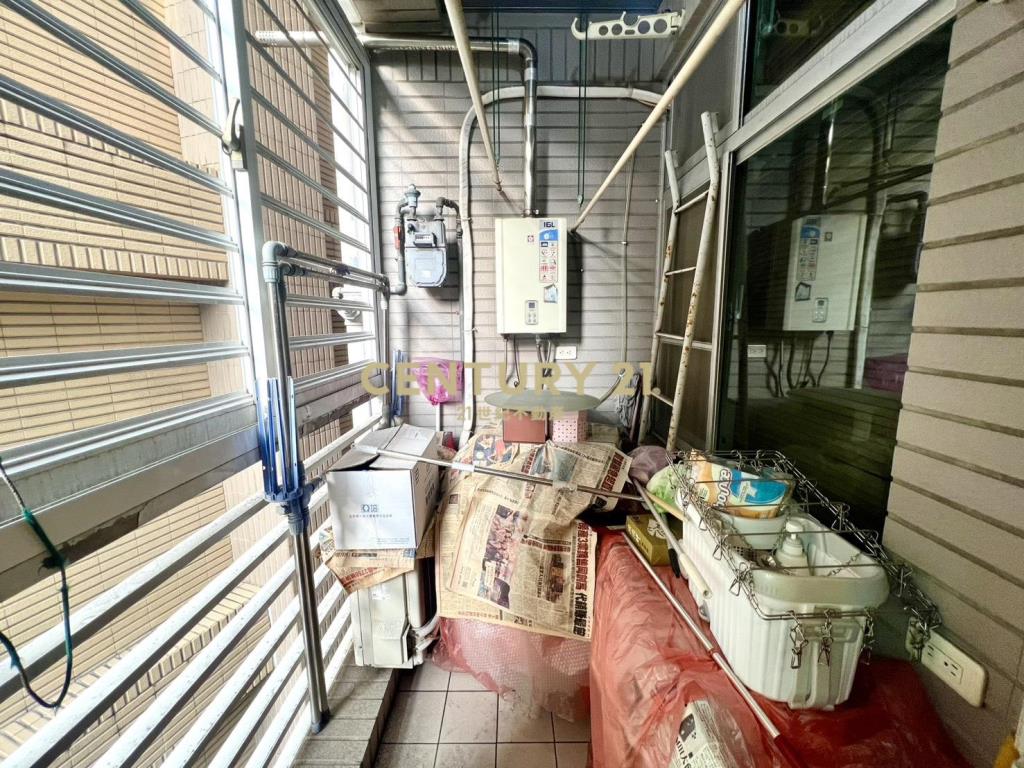 美麗華2面採光邊間電梯