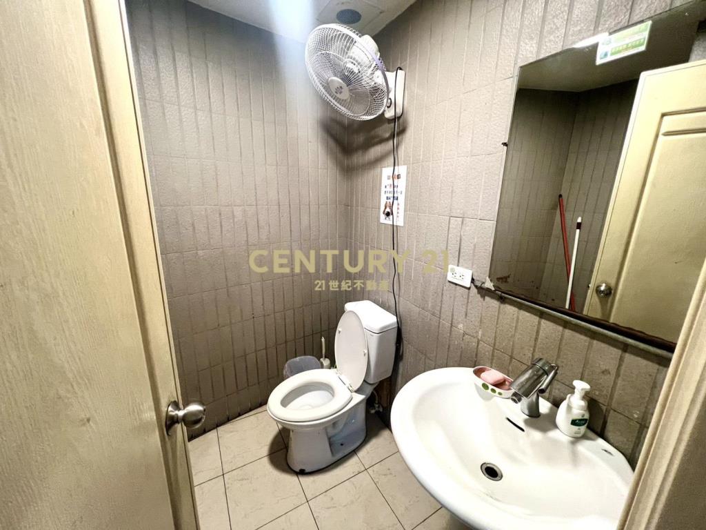 美麗華2面採光邊間電梯