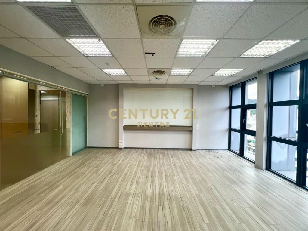 捷運3分一層一戶高檔辦公