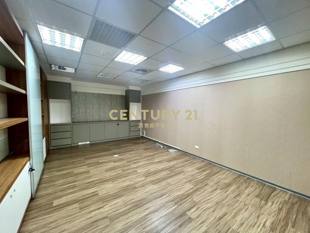 捷運3分一層一戶高檔辦公