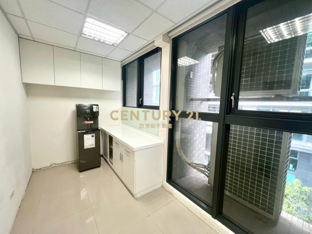 捷運3分一層一戶高檔辦公