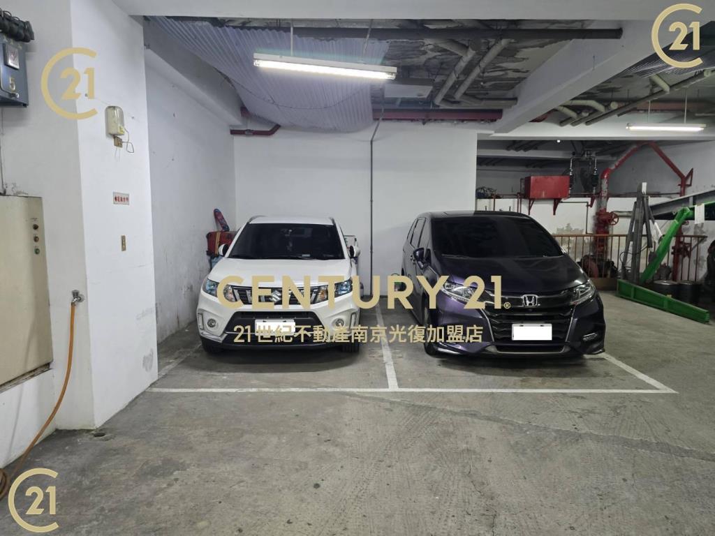 雷根大廈典雅五房/雙敦明星學區