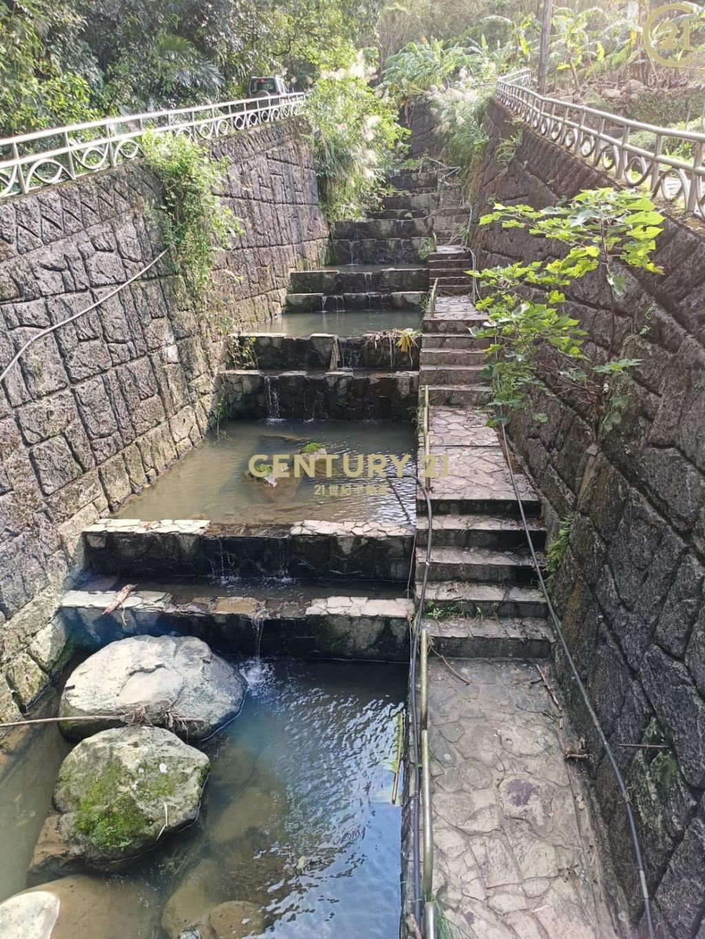 文山老泉里依山傍水風水寶地