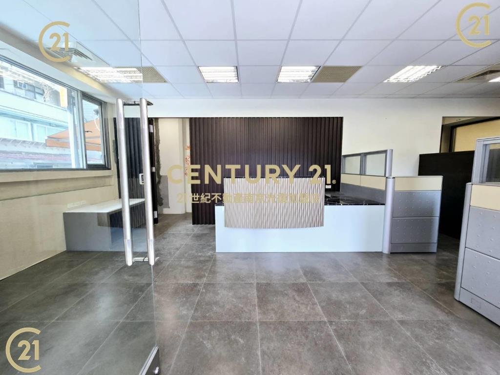 興隆忠順三角窗2層店面