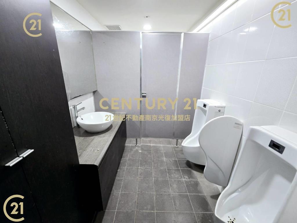 興隆忠順三角窗2層店面