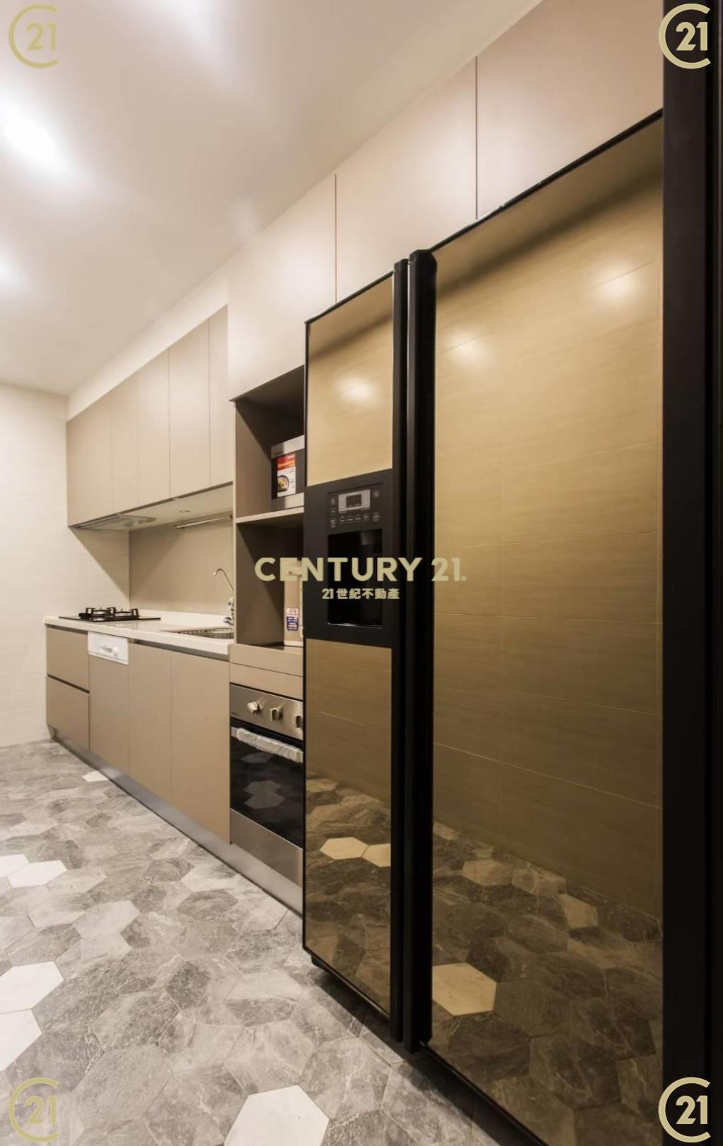 名人15樓山景4房~車位另買