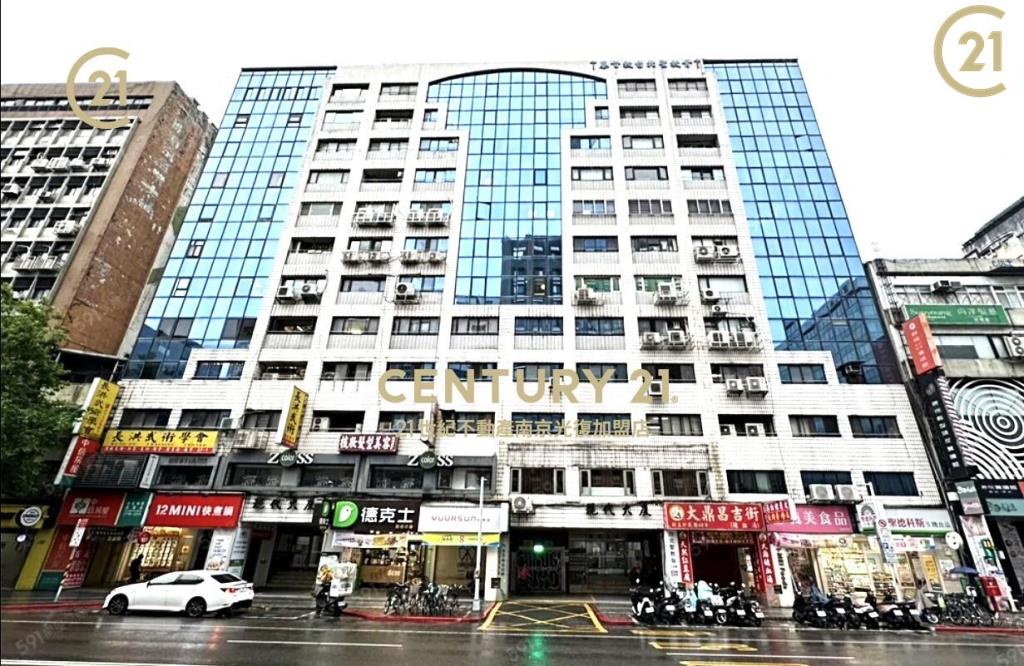 小巨蛋南東四段大馬路店面