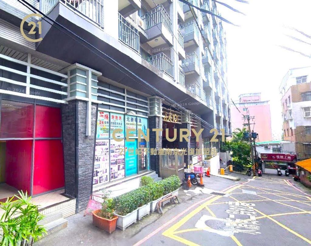 淡江大學校區金店面