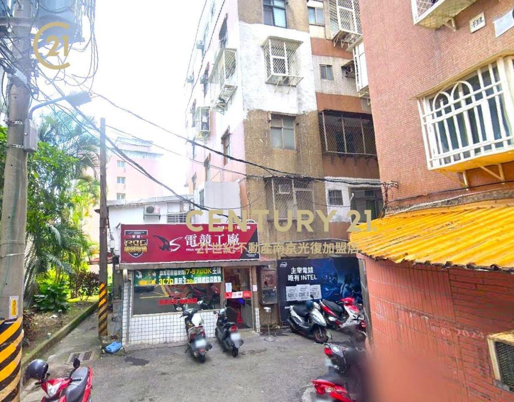 淡江大學校區金店面