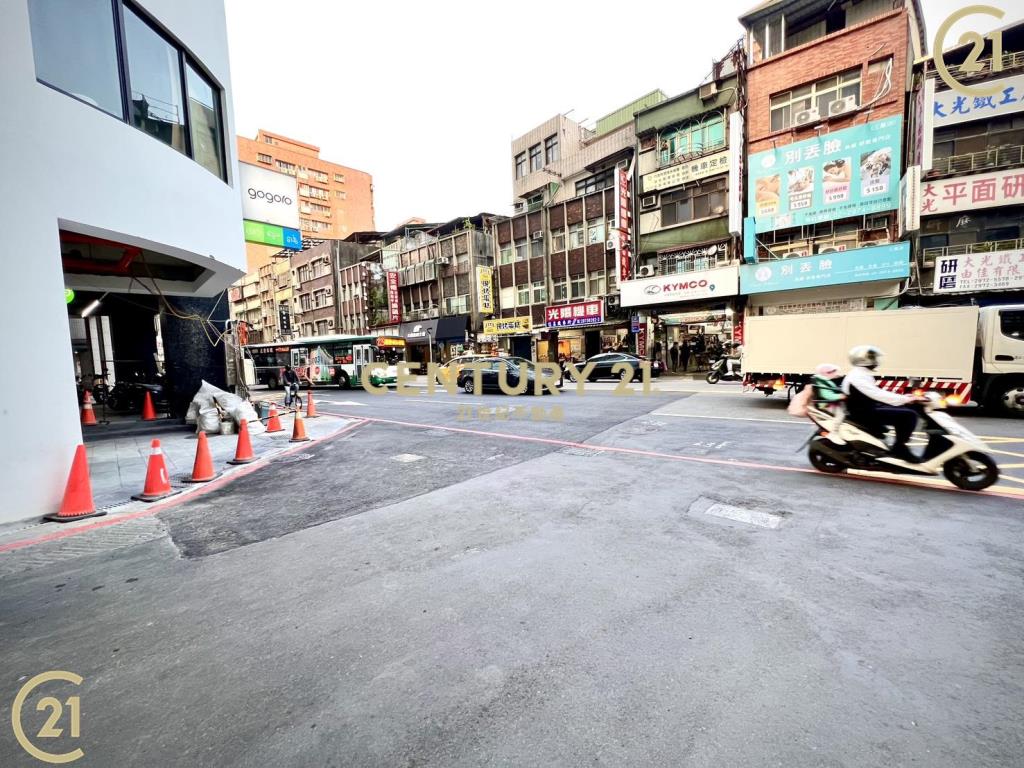 拾初明昕全新1房近捷運