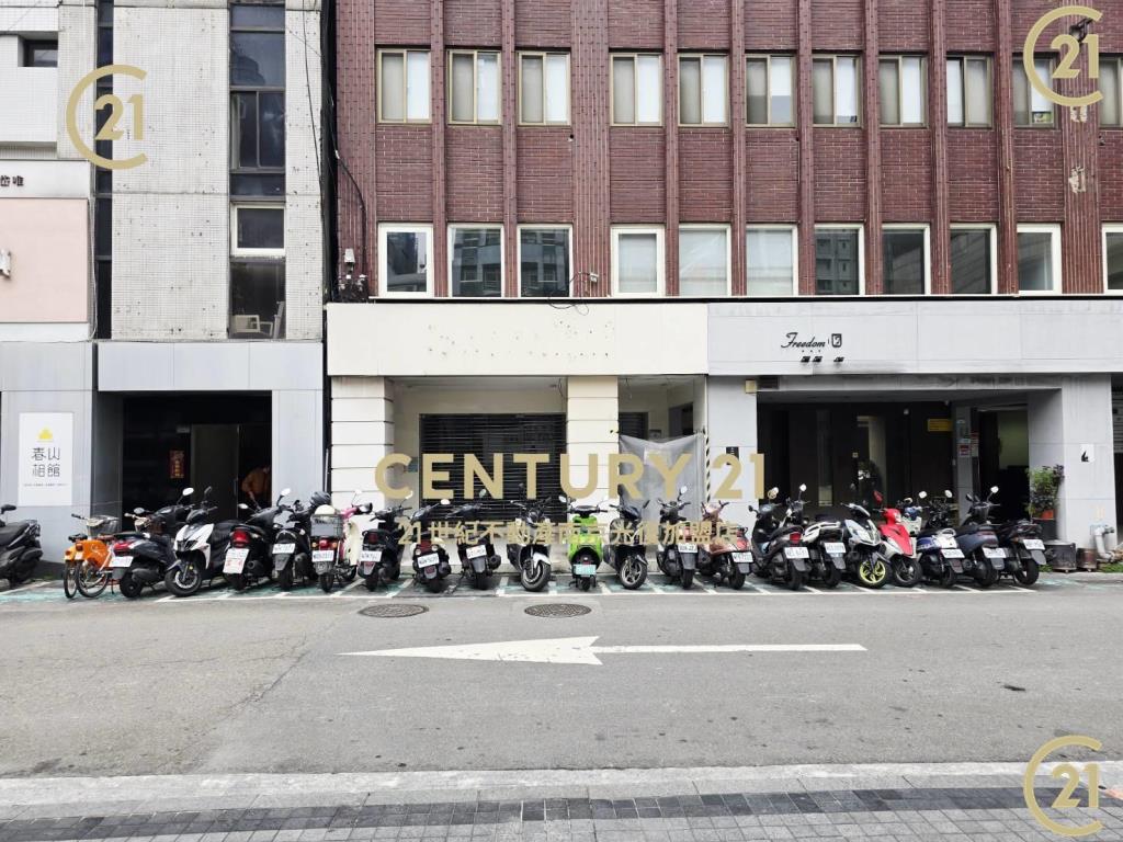 晶華酒店旁~精品店面